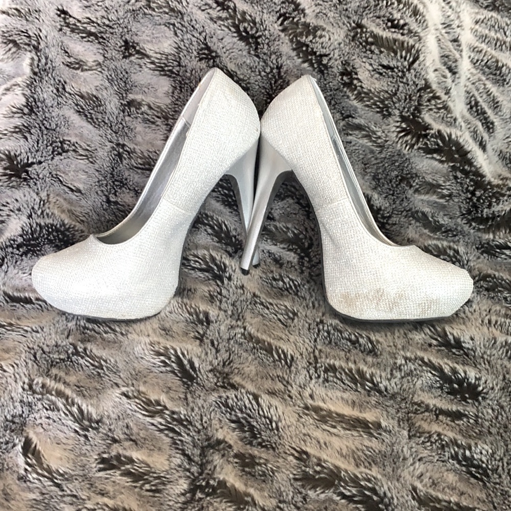 💖Silver Shii Pumps💖